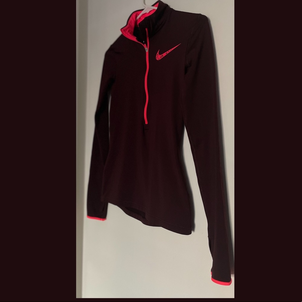 Nike Top!!